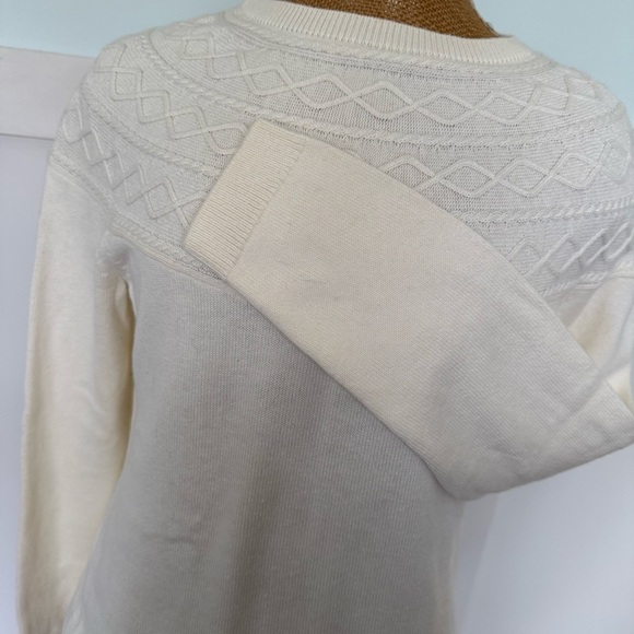 Talbots Sweater Womens  Cream Long Sleeve Cotton Cable Knit size Medium Petite - Picture 3 of 8
